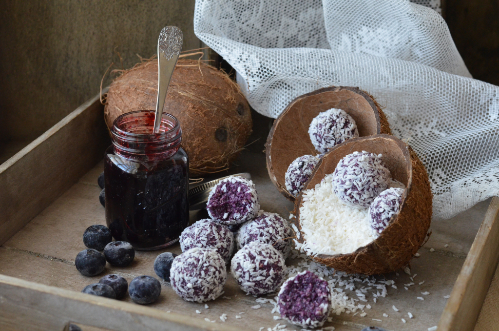 Blueberry energy balls
