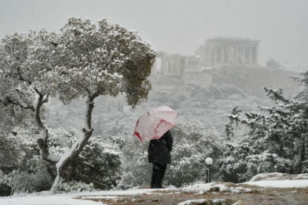 Χιόνι: Τι είναι το «Aegean Effect» που θα φέρει χιόνια στην Αττική – Γιατί επιμένει ο Αρναούτογλου
