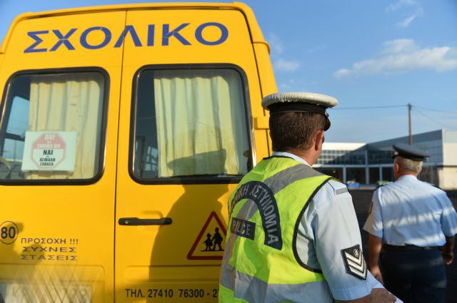 Καλύβια: Συνελήφθη οδηγός σχολικού λεωφορείου χωρίς δίπλωμα