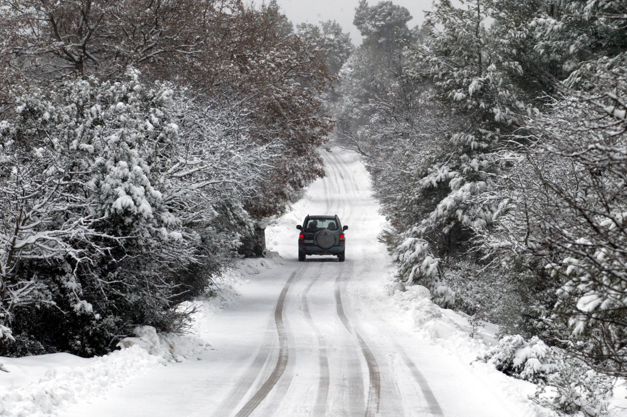 Κακοκαιρία Μπάρμπαρα: Χιόνια και στην Αθήνα από την Κυριακή
