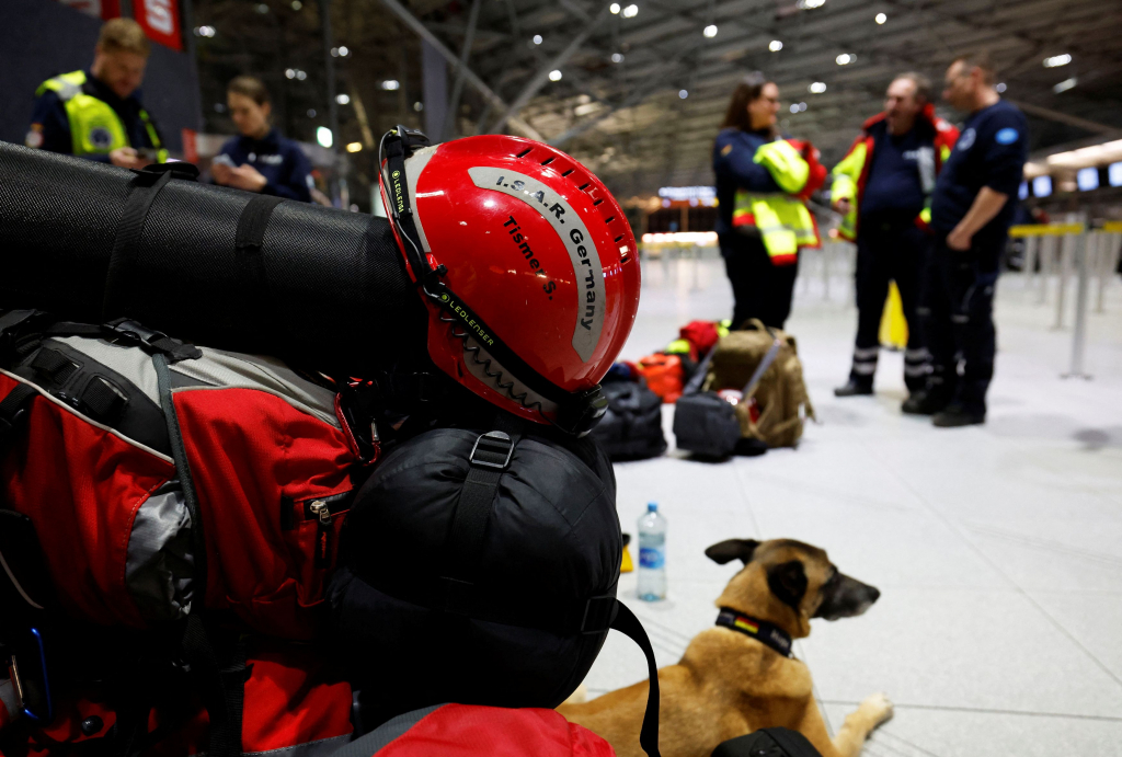Ο εγκέλαδος ξύπνησε μνήμες από την «διπλωματία των σεισμών»