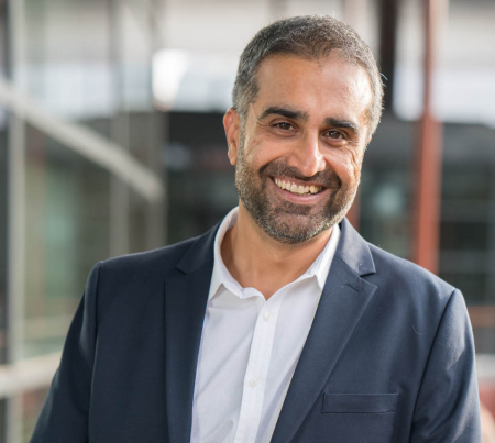 Ράνα Γκούτζραλ, «Το μέλλον ανήκει στην τεχνολογία»