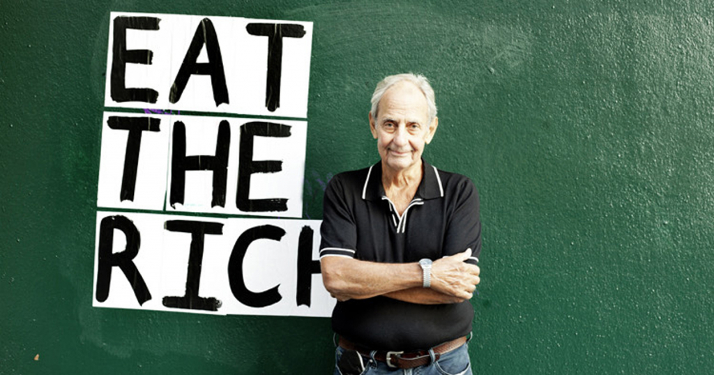 Με το καυστικό χιούμορ του Στιβ Γιανάκος