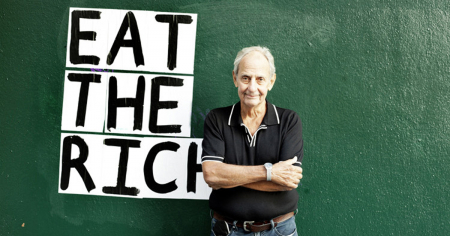 Με το καυστικό χιούμορ του Στιβ Γιανάκος