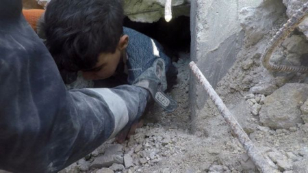 Τουρκία σεισμός: Παγκόσμια συγκίνηση από εγκλωβισμένα παιδιά στα συντρίμμια (βίντεο)