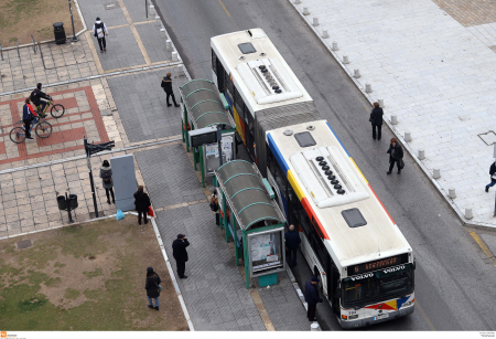 Θεσσαλονίκη: Nεαροί κατήγγειλαν επίθεση και ξυλοδαρμό σε λεωφορείο του ΟΑΣΘ