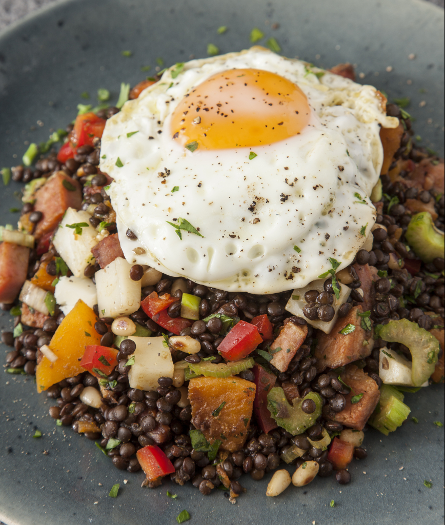 Μαύρες φακές με κολοκύθα και σύγλινο