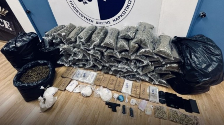 ΕΛΑΣ: Κατάσχεσε 17 κιλά κοκαΐνης και 122 κιλά κάνναβης – Συνελήφθησαν 2 άτομα
