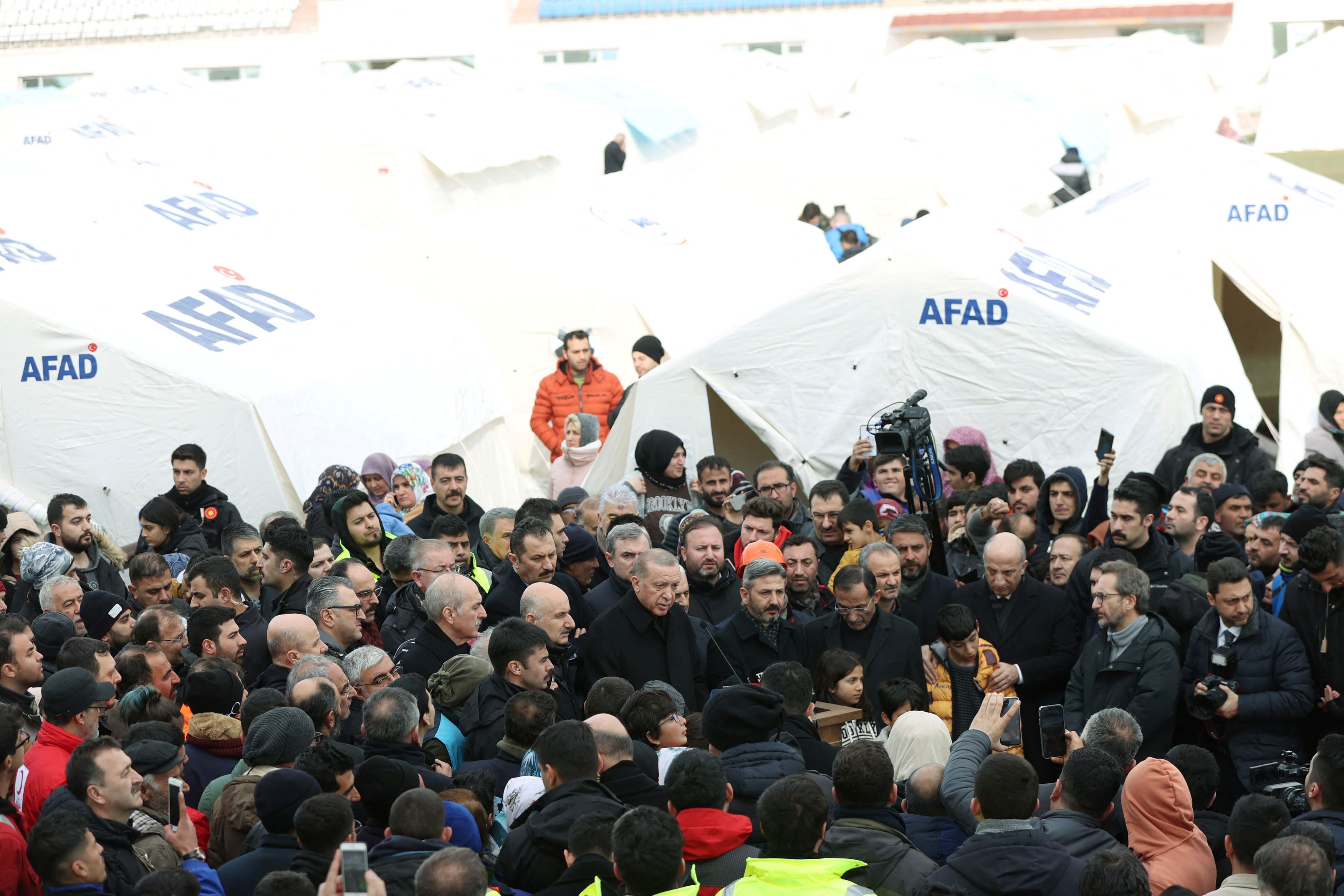Νέες υποσχέσεις Ερντογάν μετά την οργή των Τούρκων