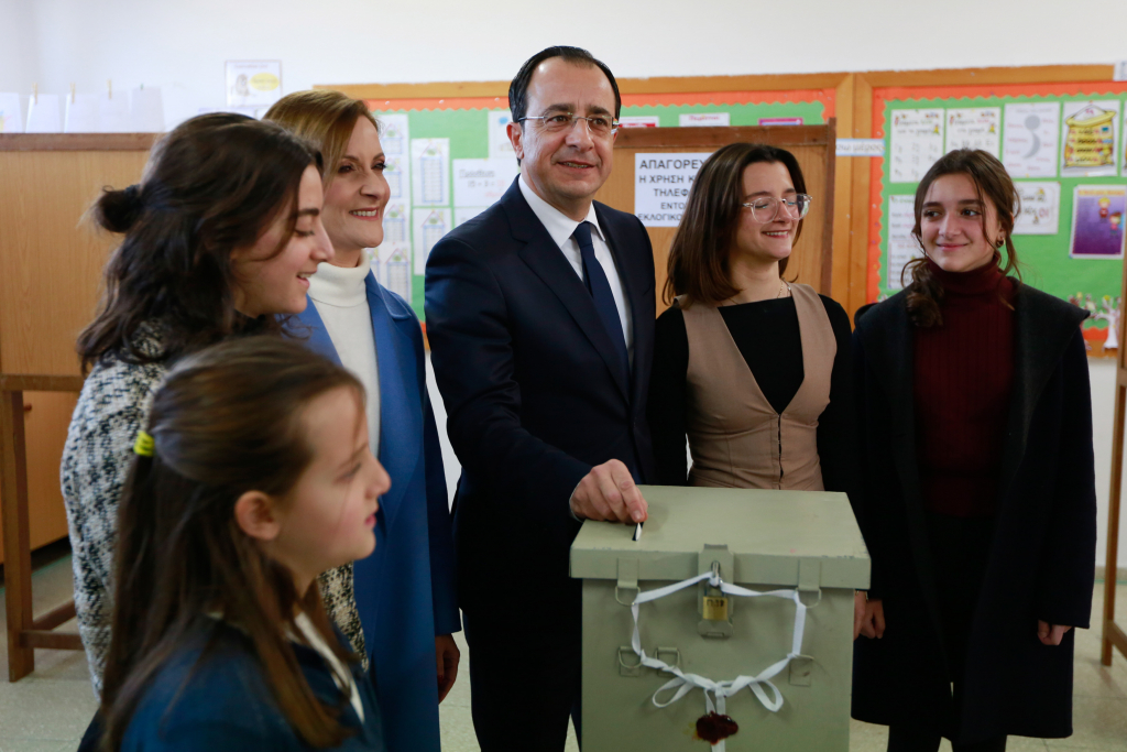 Φιλίππα Καρσέρα – Χριστοδουλίδη: Η πρώτη κυρία της Κύπρου – Διπλωμάτης, νομικός με 4 παιδιά