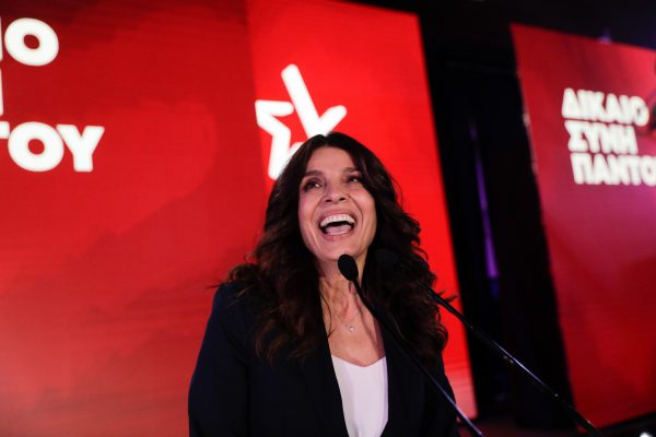 Πόπη Τσαπανίδου: Τι απαντά για το «πρόεδρε έλα με φόρα»