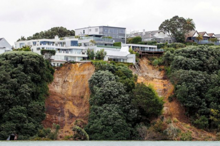 Νέα Ζηλανδία: Σαρώνει στα βόρεια της χώρας ο κυκλώνας «Γκάμπριελ»