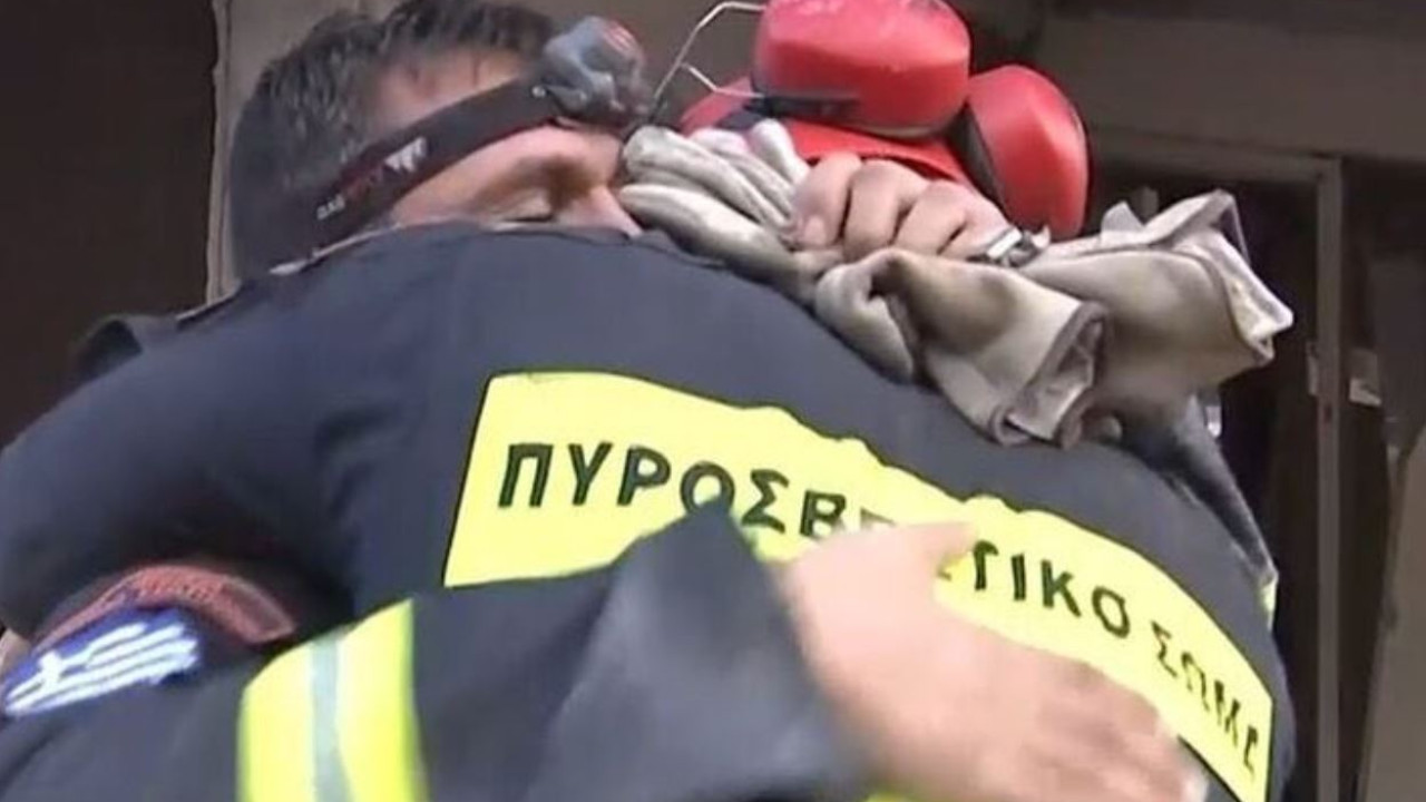 Σεισμός Τουρκία: «Efxaristo poli file» – Η Hyrriyet υμνεί την ΕΜΑΚ