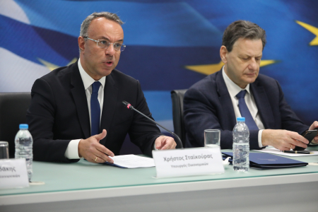 Έως 300 ευρώ θα λάβουν ένα εκατομμύριο συνταξιούχοι (live)