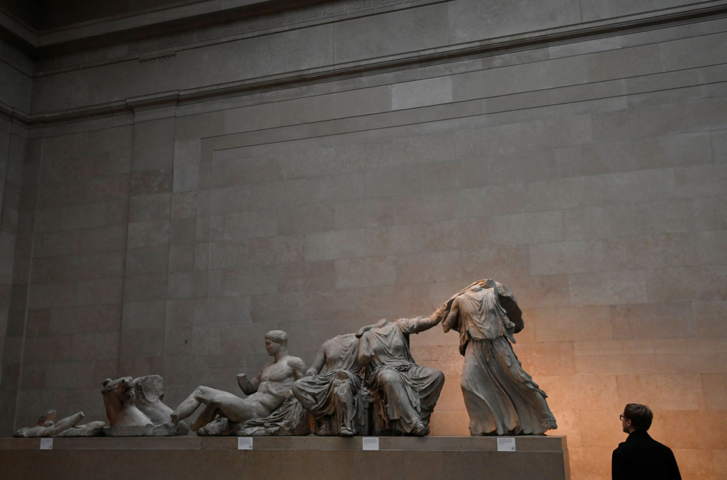 «Σε Λονδίνο και Αθήνα τα Γλυπτά του Παρθενώνα» προτείνει ο Όσμπορν