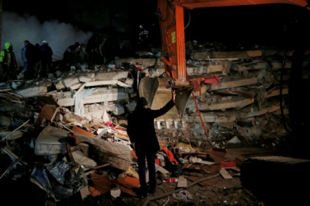 Σεισμός στην Τουρκία: Εικόνες απόλυτης καταστροφής στην Οσμανίγιε