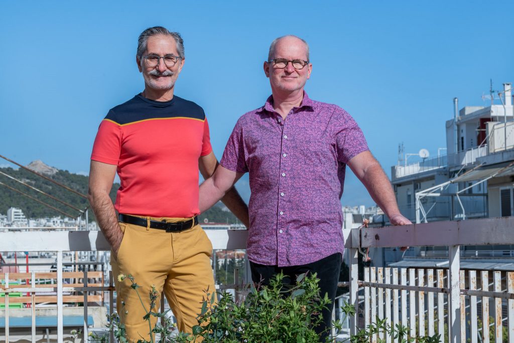 Από το Μαϊάμι στο Παγκράτι: Ζευγάρι θα περάσει τη σύνταξη με θέα την Ακρόπολη