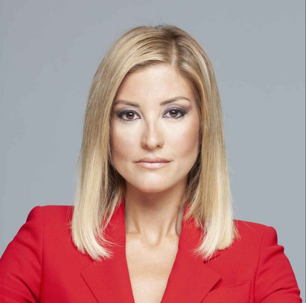 Ρ. Τζίμα: «Με βαριέμαι, δεν μου αρέσω καθόλου- Πάντα κάτι μου φταίει»