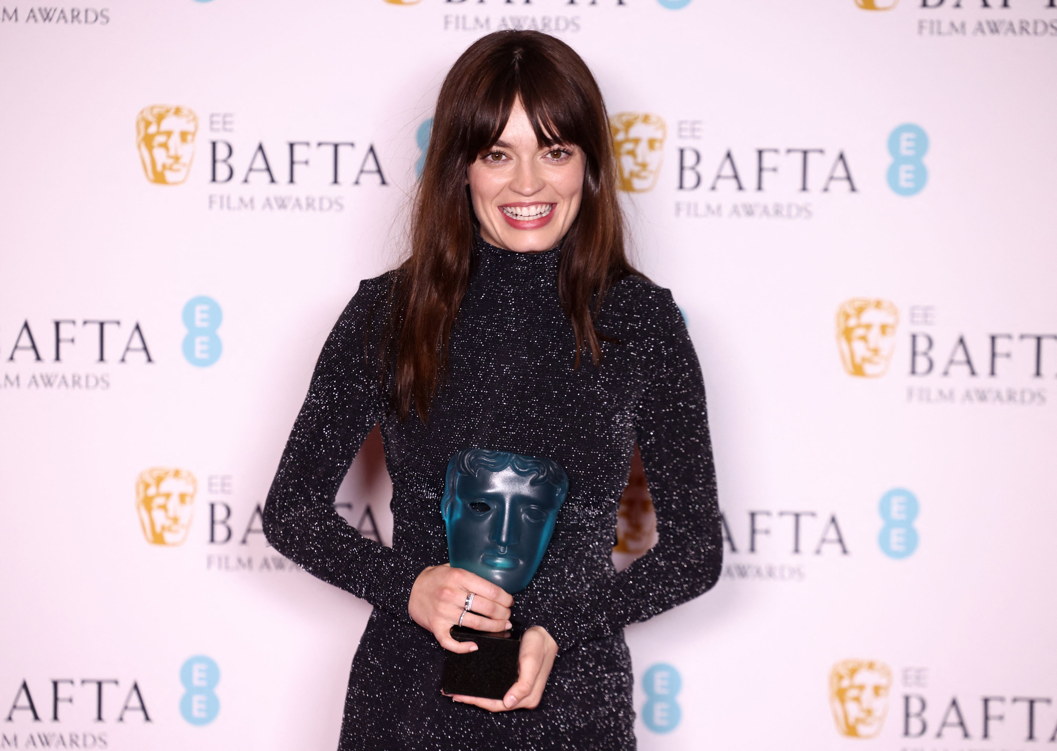 Η Emma Mackey, τα BAFTA και η αποχώρηση από το Sex Education