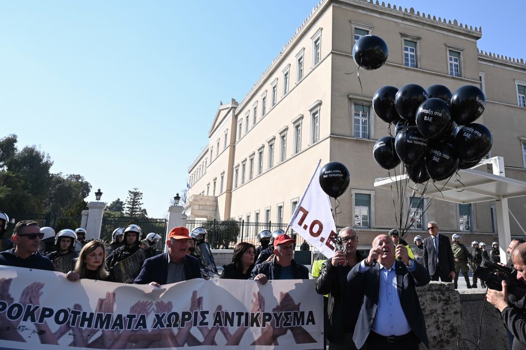 ΠΟΕΔΗΝ: Σε απεργιακή κινητοποίηση γιατροί και νοσηλευτές
