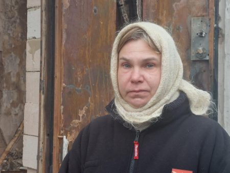 Ένας χρόνος πόλεμος στην Ουκρανία: Μία ολόκληρη ζωή σε μία βαλίτσα