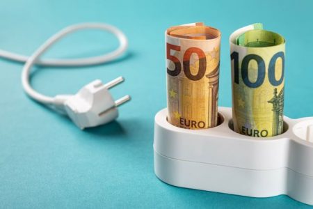 Σκρέκας: 40 ευρώ ανά μεγαβατώρα η επιδότηση ρεύματος το Μάρτιο