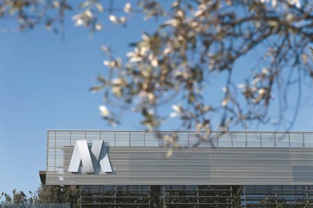 Δραστηριότητα και στις πέντε ηπείρους