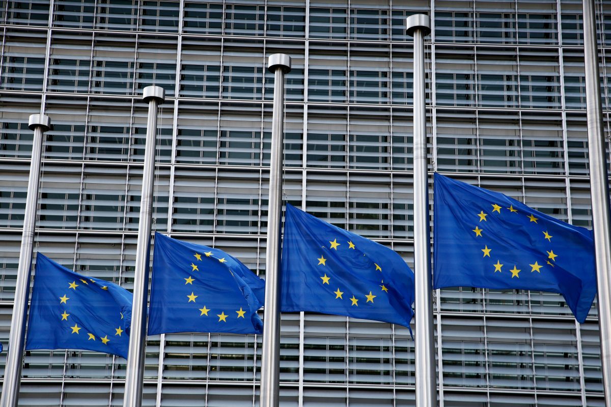 Τέμπη: Διεθνής συμπαράσταση – Μεσίστιες οι σημαίες στα κτίρια της ΕΕ