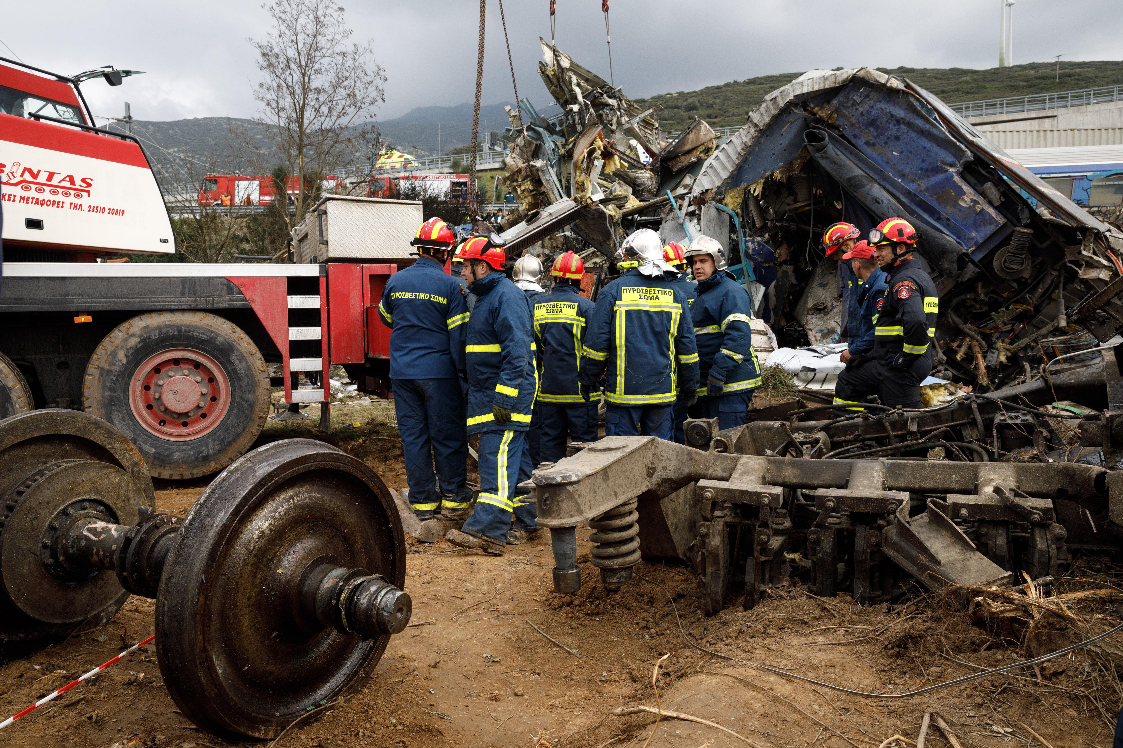 Τέμπη: Συνεχίζεται η διαδικασία αναγνώρισης – Δωμάτια σε ξενοδοχεία από το δήμο Λαρισαίων