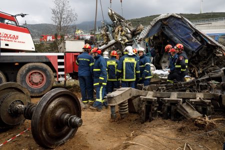 Τέμπη: Σε κρίσιμη ο μοναδικός επιζών από το πρώτο βαγόνι – Σκληρή μάχη δίνει ο 20χρονος