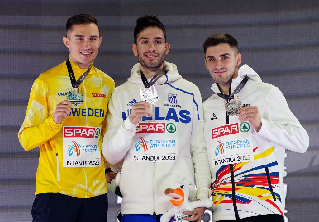 Μίλτος Τεντόγλου: Συγκινητικές στιγμές στην ανάκρουση του εθνικού ύμνου στην Κωνσταντινούπολη