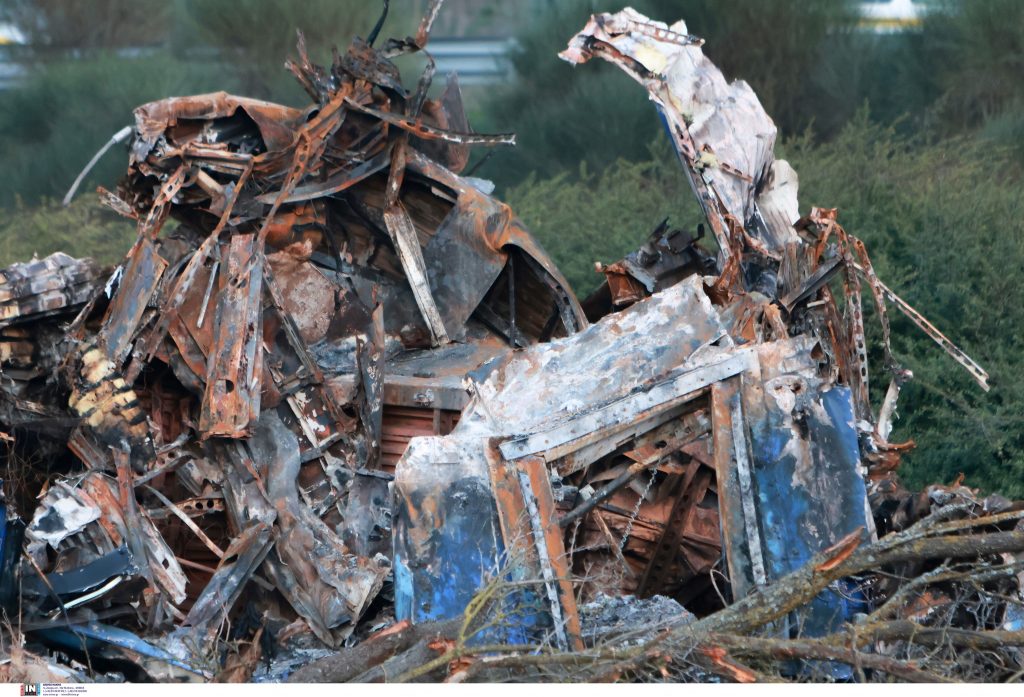 Τέμπη: Το μπαράζ των λαθών που έφεραν την καταστροφή