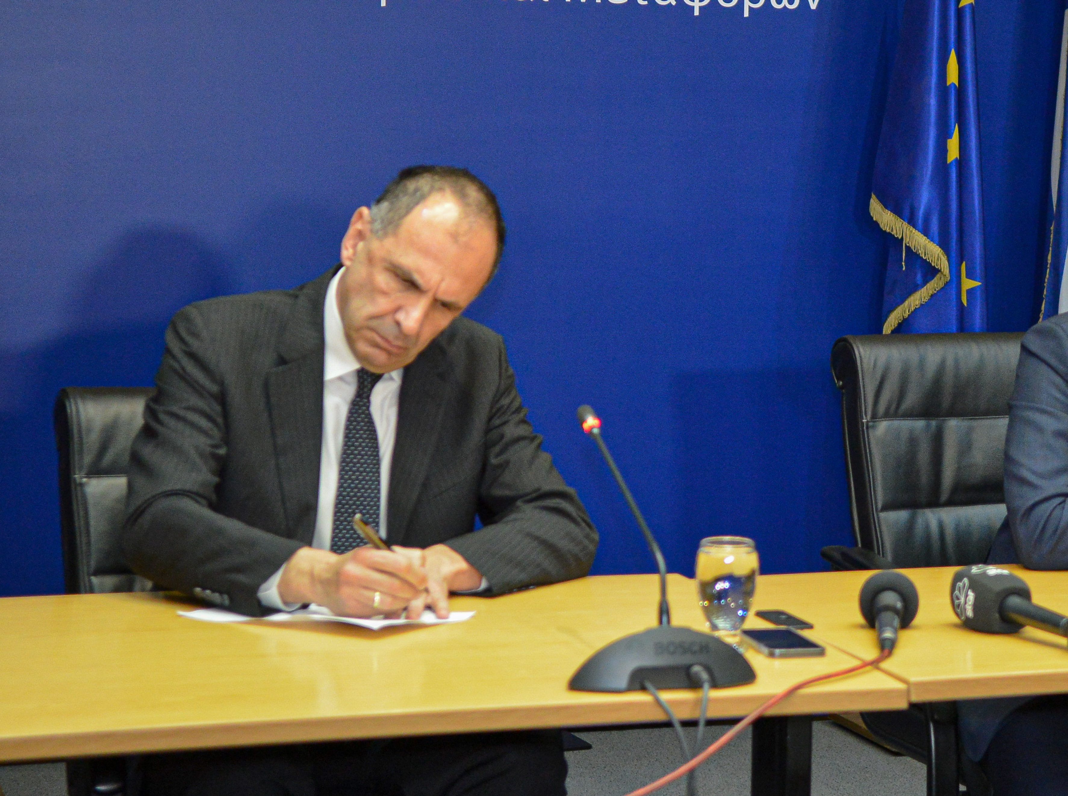 Στα Τέμπη ο Γεραπετρίτης – Τι θα ανακοινώσει την Τετάρτη