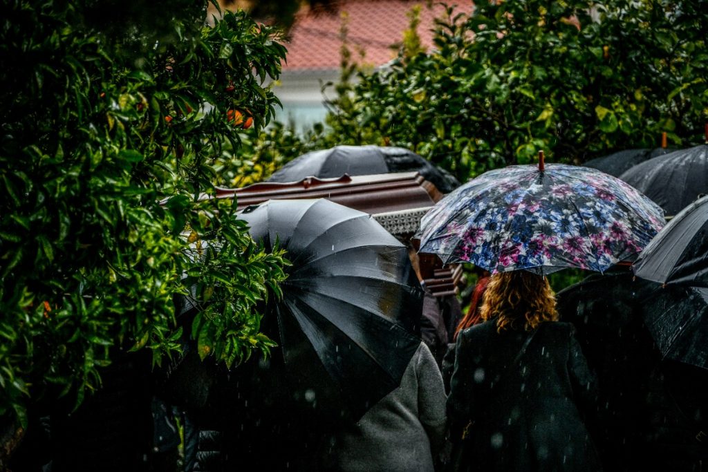 Τέμπη: Θρήνος στην κηδεία του 59χρονου μηχανοδηγού