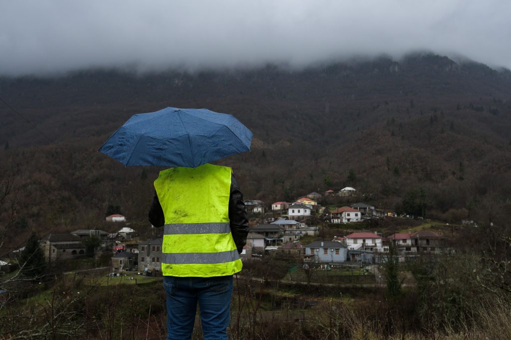 Καιρός: Νοτιάδες, νεφώσεις και μικρή πτώση της θερμοκρασίας