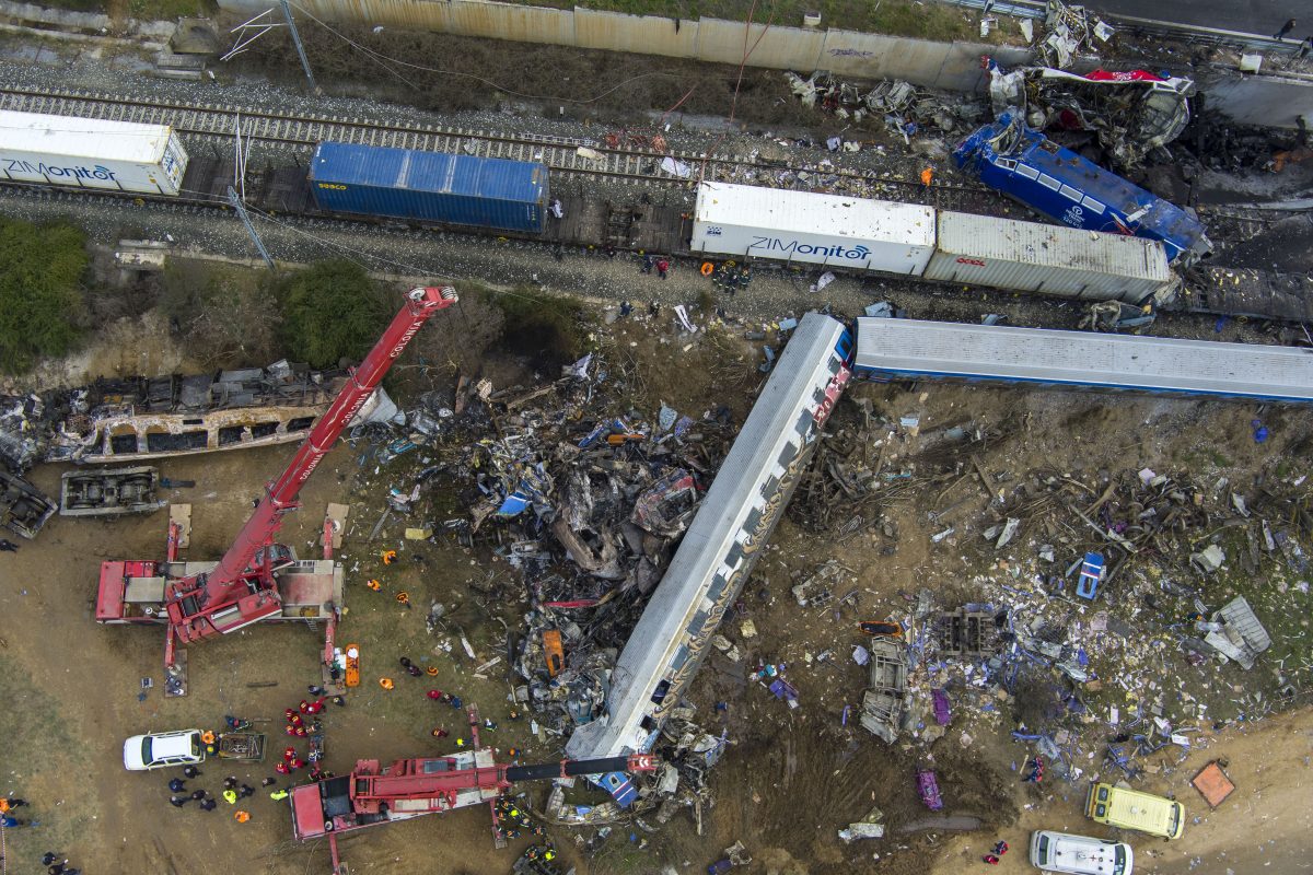 Τέμπη: Που αποδίδει το σιδηροδρομικό δυστύχημα ο σταθμάρχης – Ολόκληρη η απολογία του