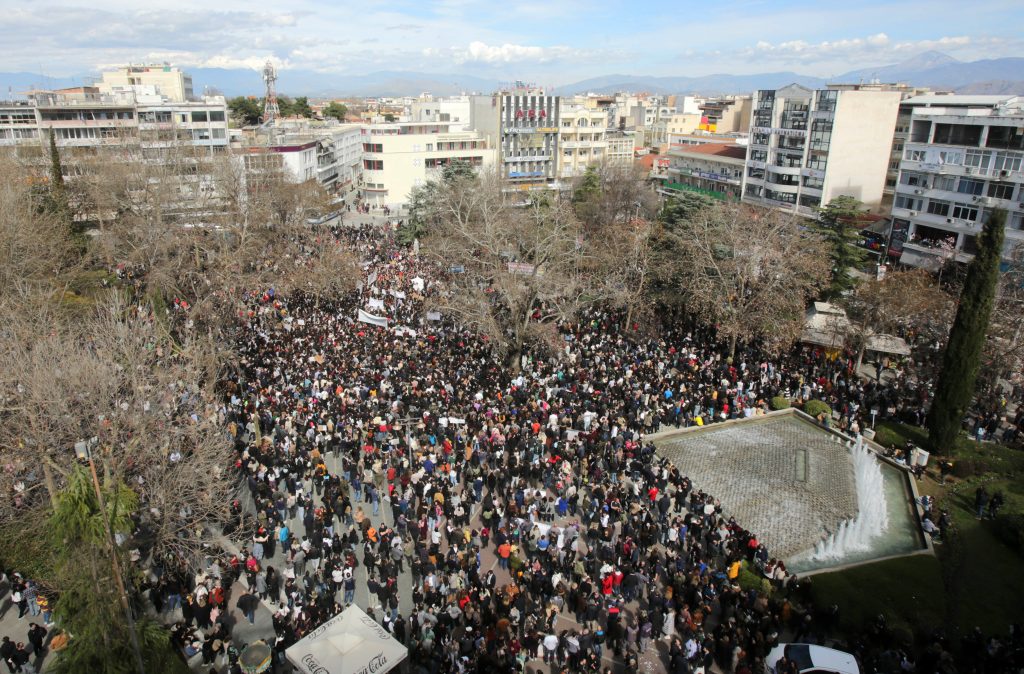 Μήνυμα θλίψης, οργής και αγανάκτησης στις πλατείες