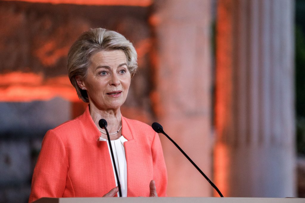 Φον ντερ Λάιεν: Δε θα αποδεχθούμε ποτέ ότι απειλούμε την ασφάλεια της Ρωσίας