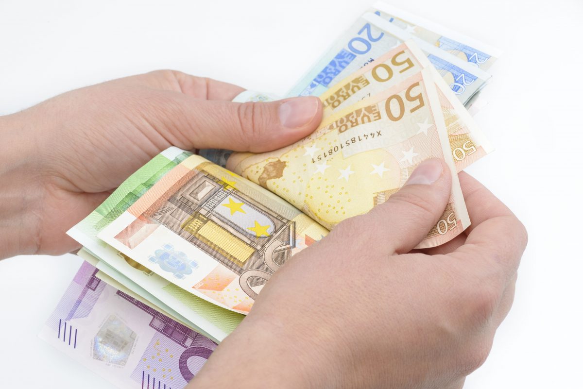 Κατώτατος μισθός: Που κλειδώνει – Αναβολή στη δημοσιοποίησή του