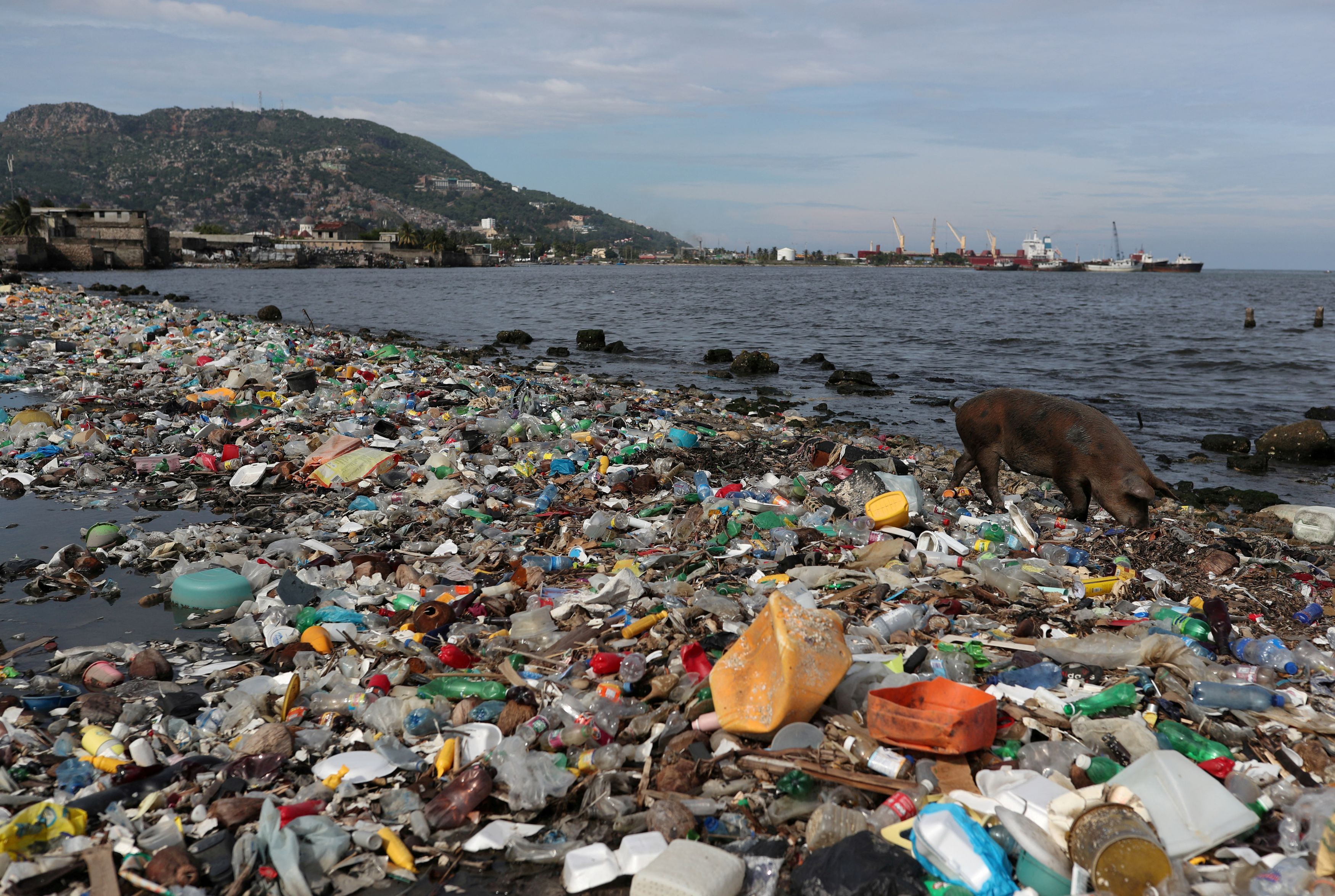 Ατμοσφαιρική Ρύπανση: 21.000 κομμάτια πλαστικού στον ωκεανό για κάθε άτομο στη Γη