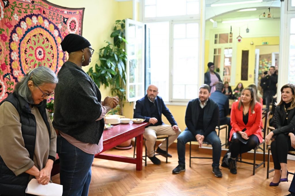 Επίσκεψη Ανδρουλάκη- επικεφαλής S&D σε δίκτυο γυναικών προσφύγων