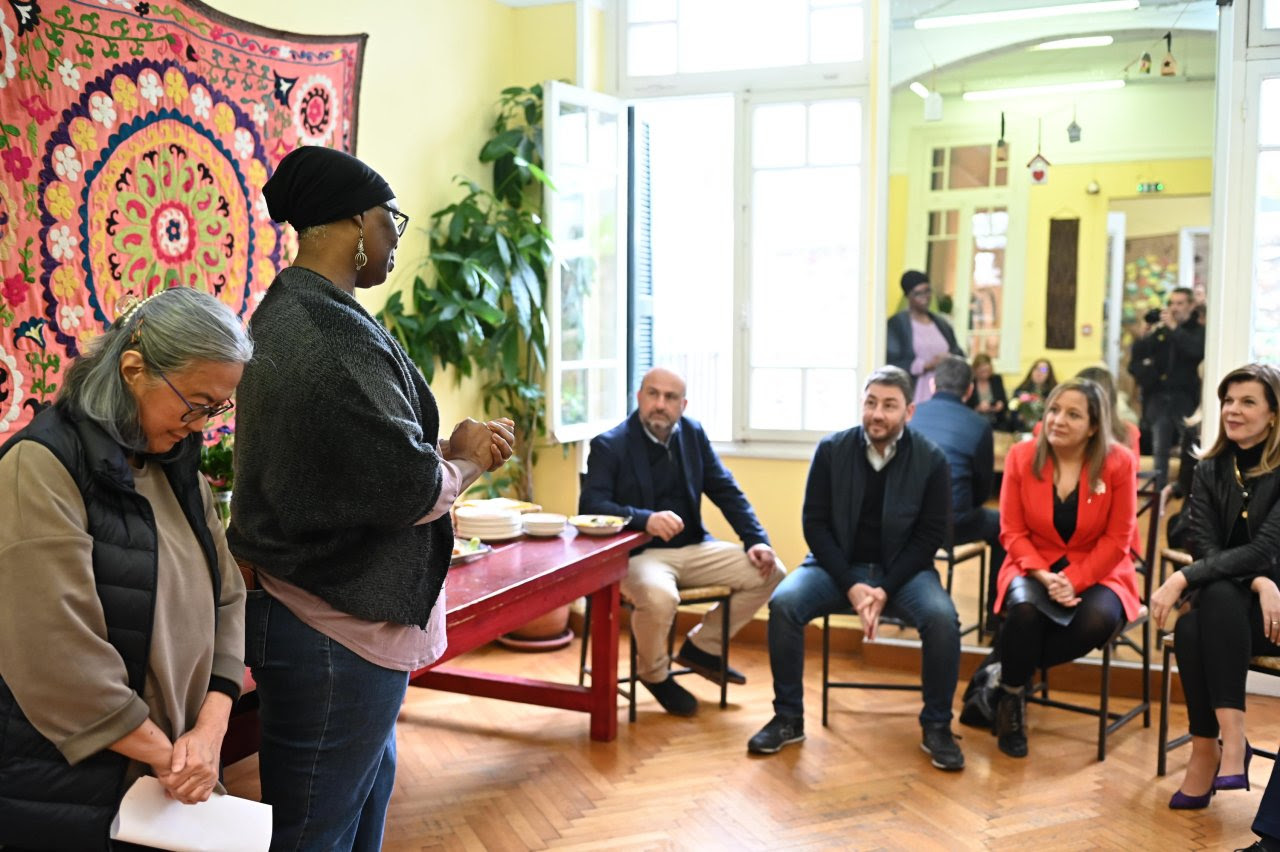 Επίσκεψη Ανδρουλάκη- επικεφαλής S&D σε δίκτυο γυναικών προσφύγων