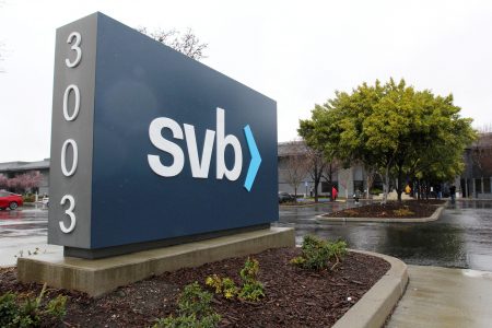 Κατέρρευσε η Silicon Valley Bank – «Βουτιά» για τις τραπεζικές μετοχές