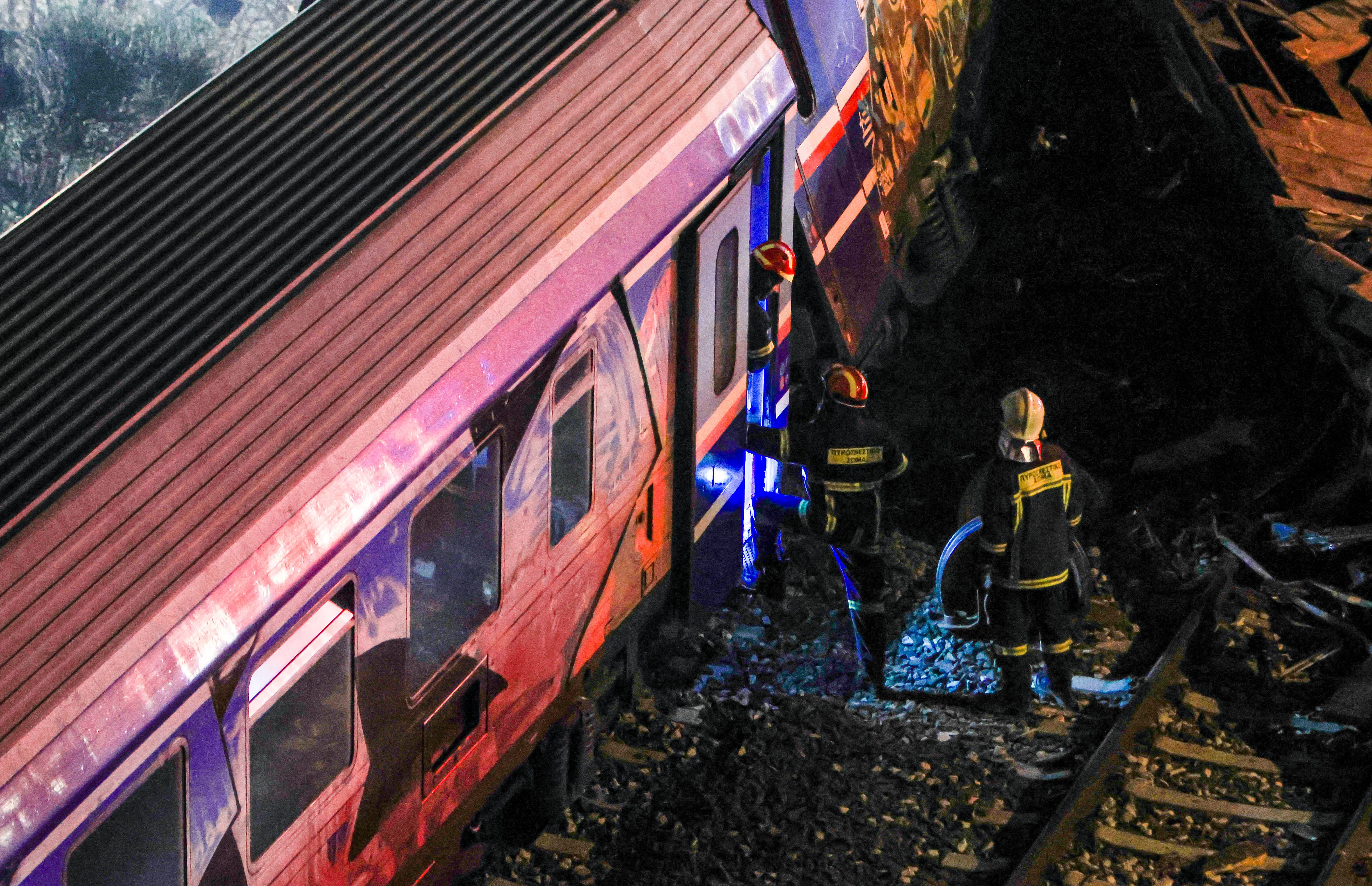 Τέμπη: «Μαμά τρακάραμε, έχει παντού φωτιές, καιγόμαστε»