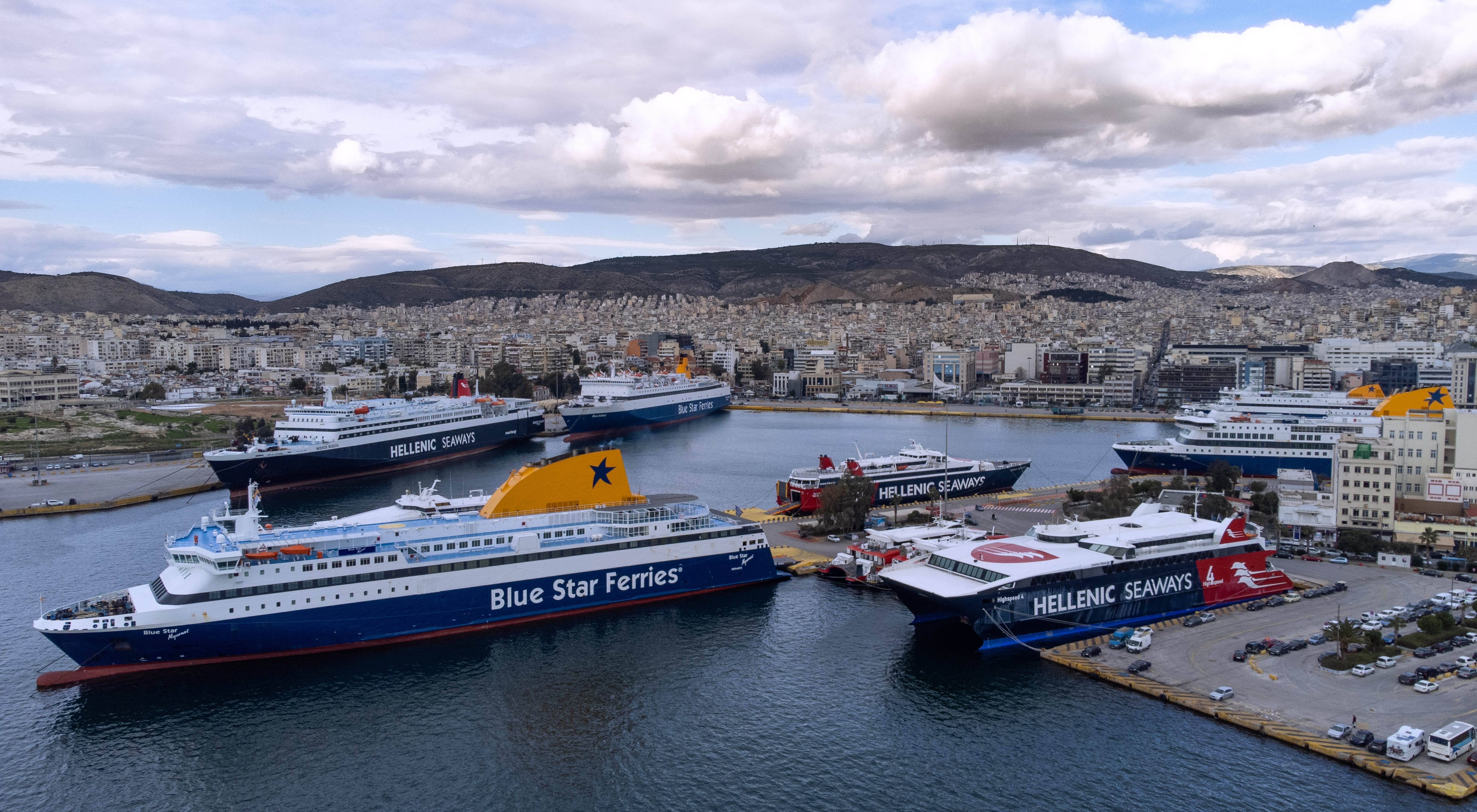 ΕΒΕΠ: «Σιδηροδρομικά αποκομμένο το λιμάνι του Πειραιά»