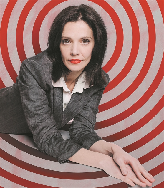 Μαριλίτα Λαμπροπούλου: «Η τηλεοπτική άνθηση δεν τροφοδοτεί το θέατρο»