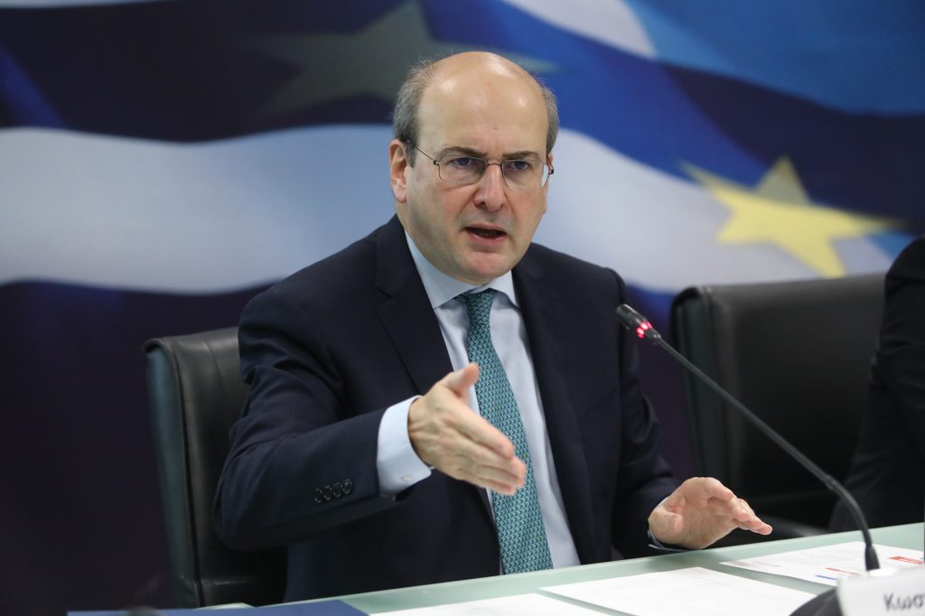 Χατζηδάκης: «Σημαντική αύξηση στον κατώτατο μισθό»