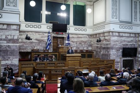 ΠΑΣΟΚ: Αίτημα για κλήση επιπλέον προσώπων στην Επιτροπή Θεσμών και Διαφάνειας για τα Τέμπη