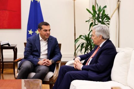 Συνάντηση Τσίπρα με τον Επίτροπο της ΕΕ για θέματα Δικαιοσύνης