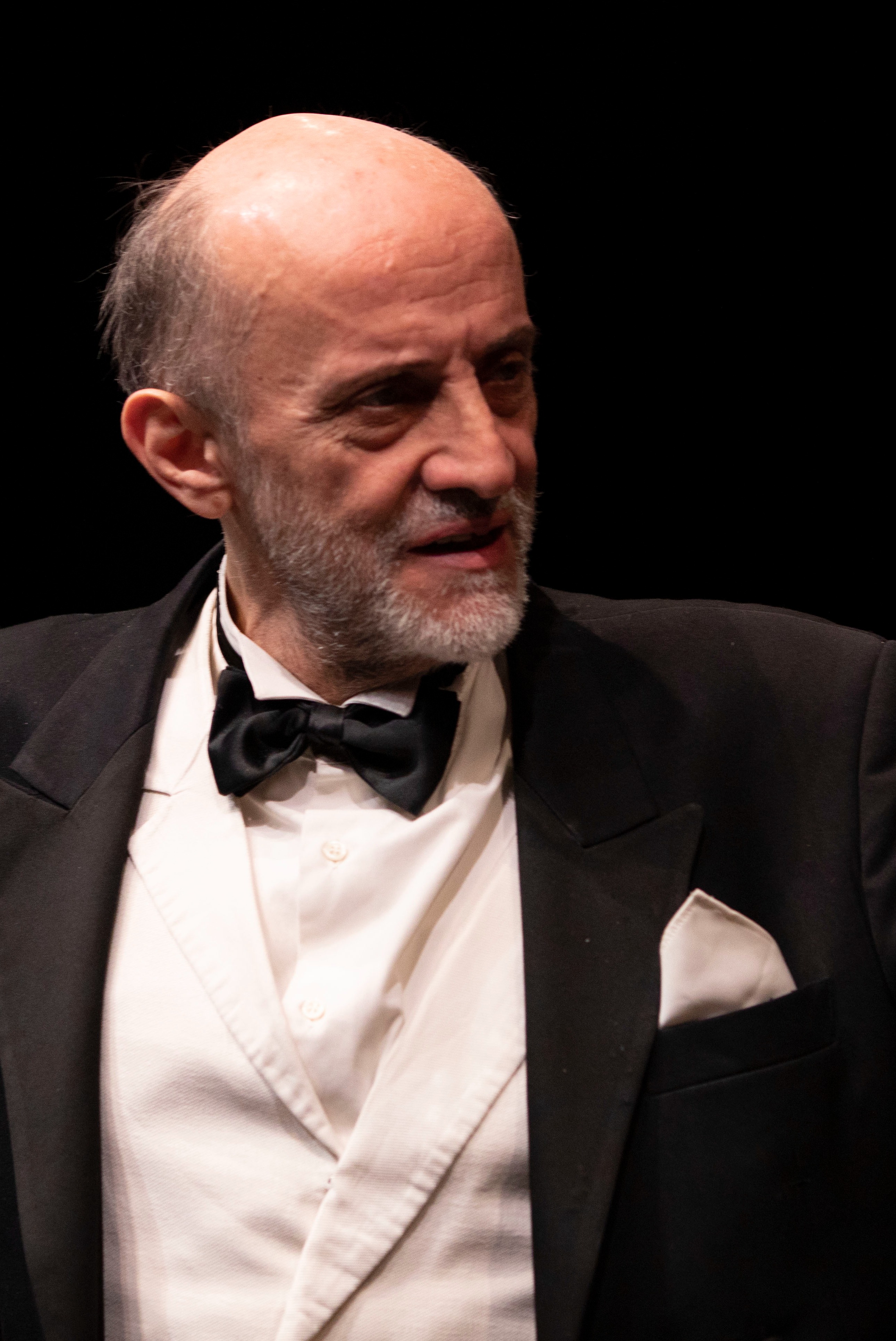 Μάνος Βακούσης: Αποκρυπτογραφώντας το μυστήριο της ζωής